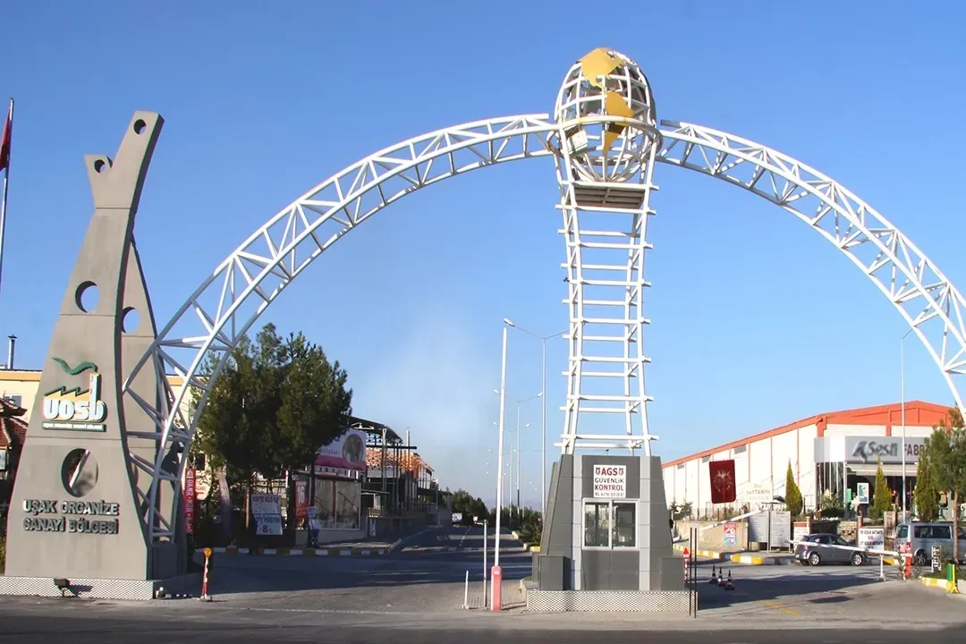 İzmir İhracatta İkinci Sıraya Yükseldi, Uşak Rekor Kırdı
