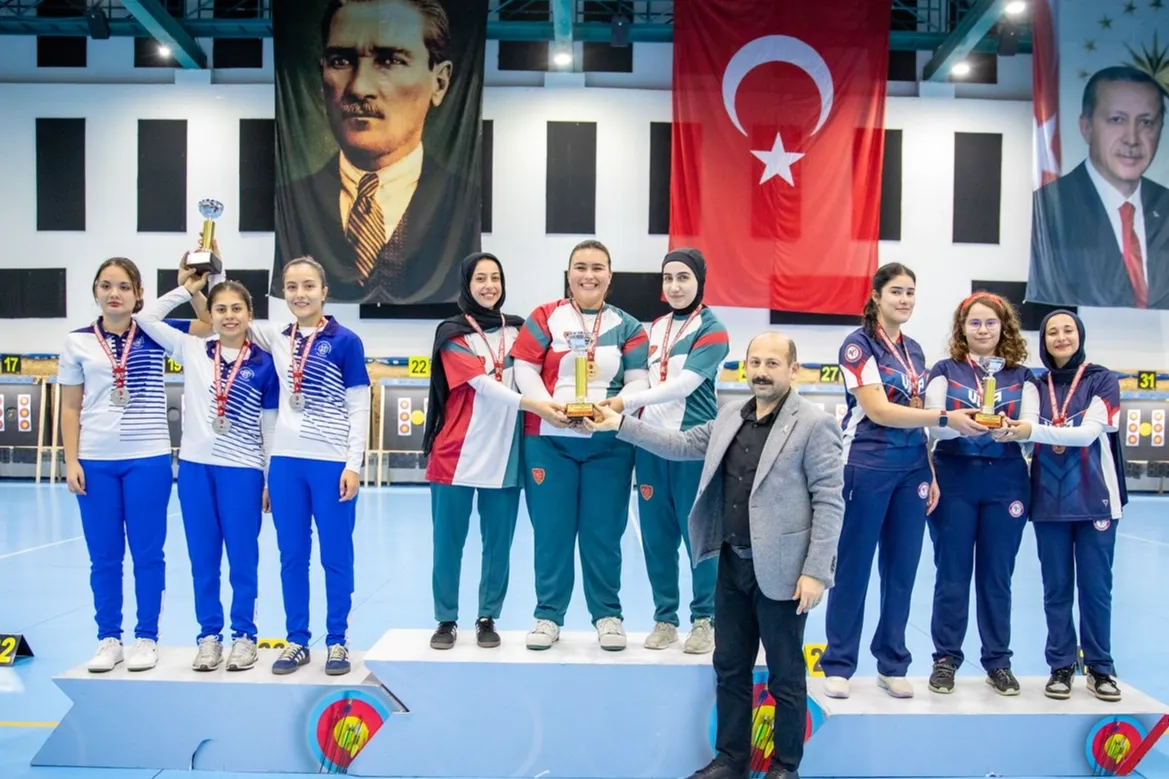 Muğla Büyükşehir Makaralı Yay Kız Takımı Türkiye İkincisi Oldu